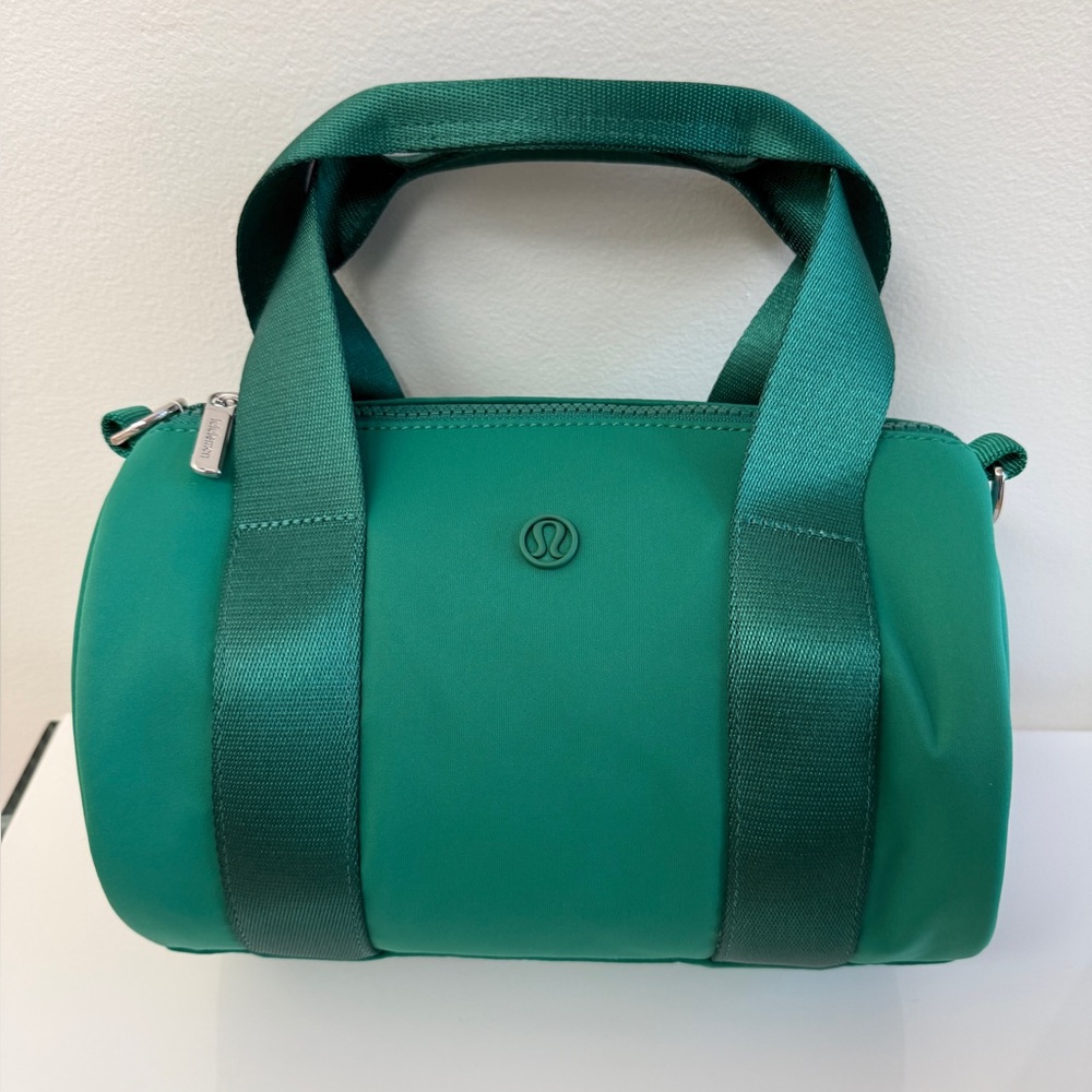 New LULULEMON Knit Nylon Mini Barrel Duffle Bag Crossbody Handbag Cascade Green